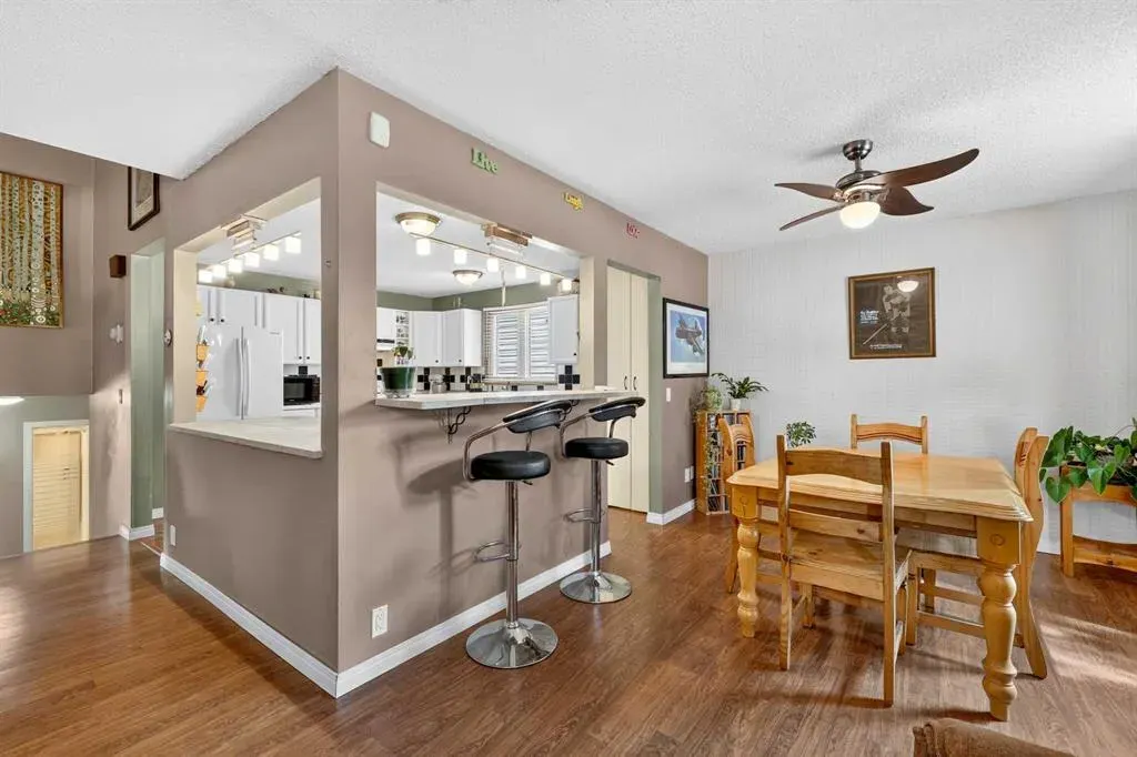 12 Brentwood Drive E