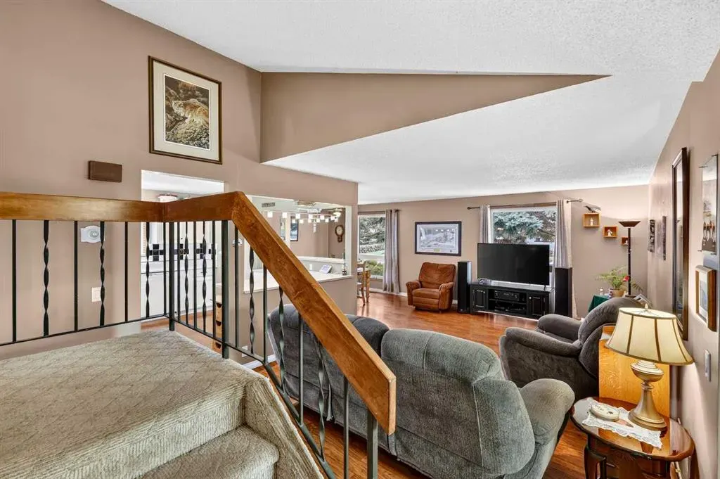 12 Brentwood Drive E