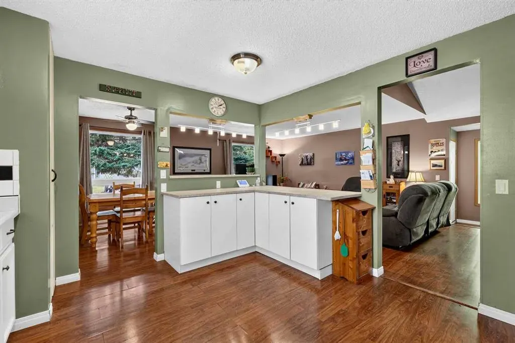 12 Brentwood Drive E