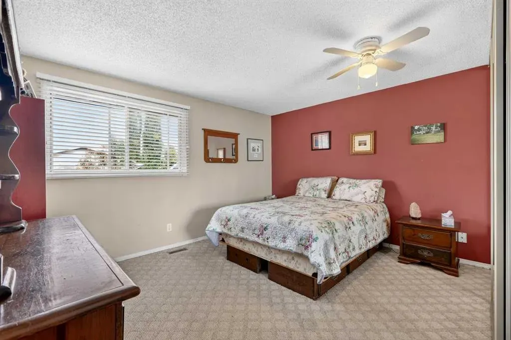 12 Brentwood Drive E