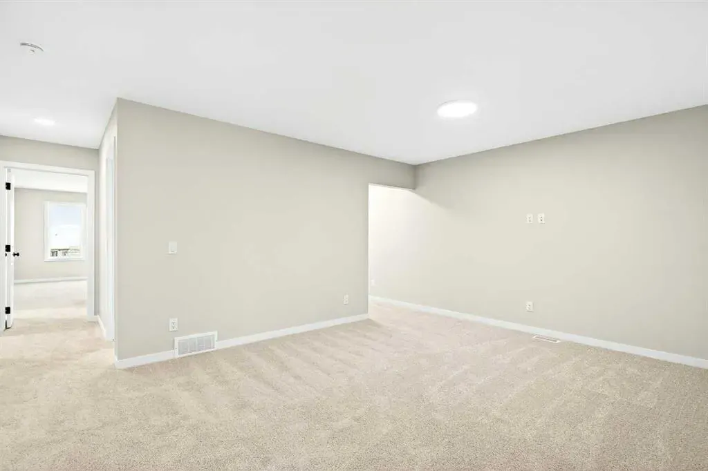 537 Sawgrass Green NW