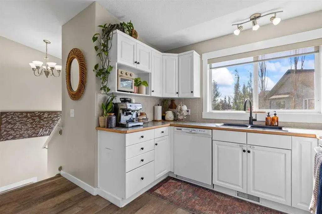 6 Strathford Place