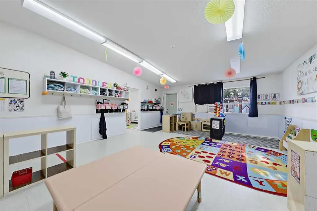 1006 / 1008 11 Avenue