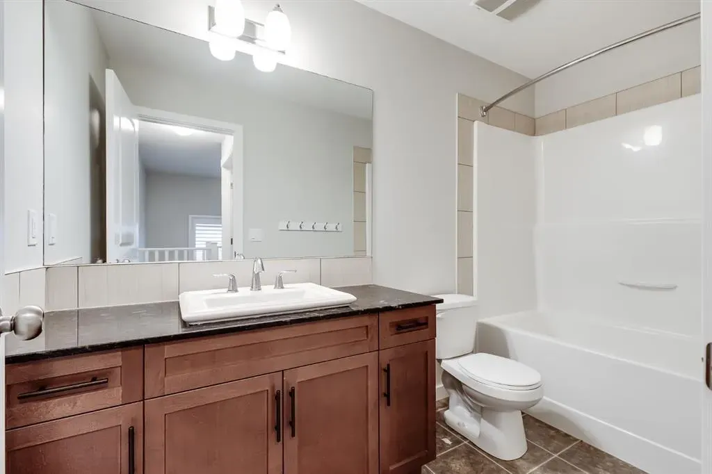 135 Kingsbridge Road SE
