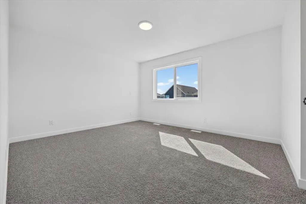 13 Emberside Grove
