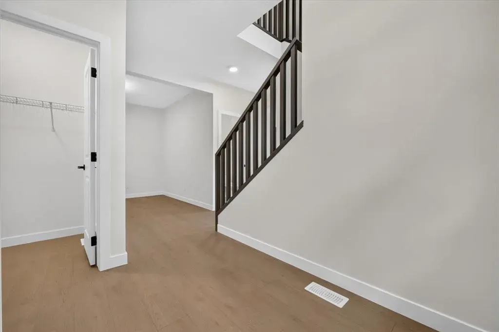 13 Emberside Grove