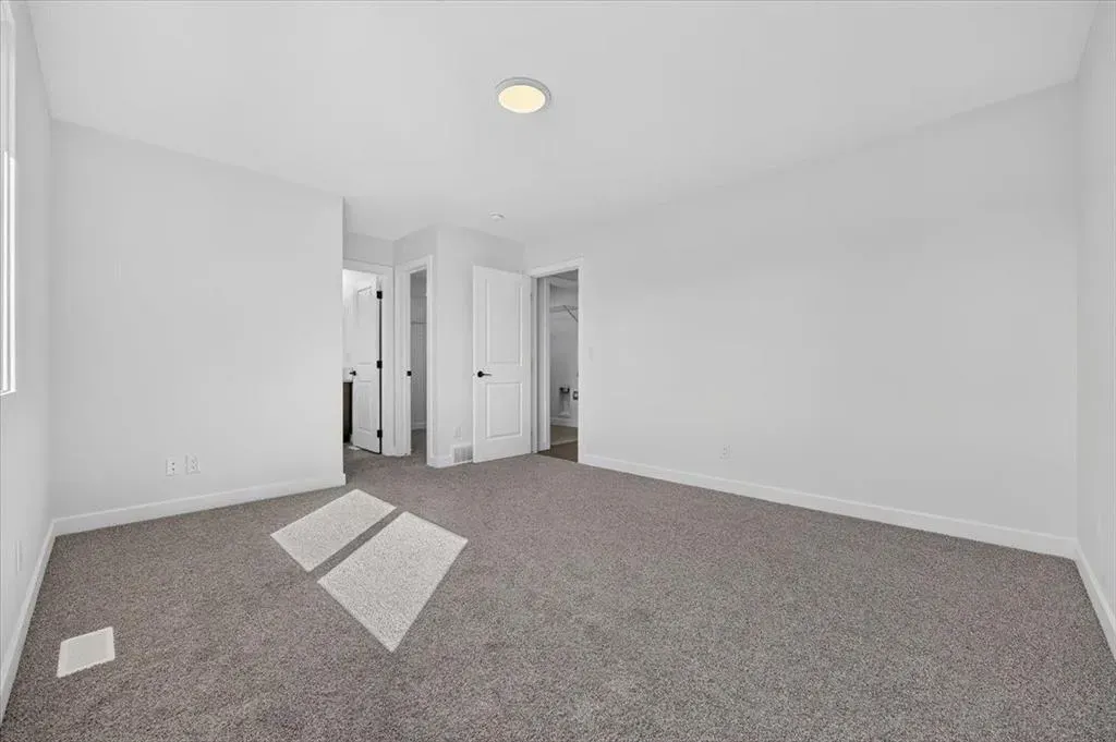 13 Emberside Grove