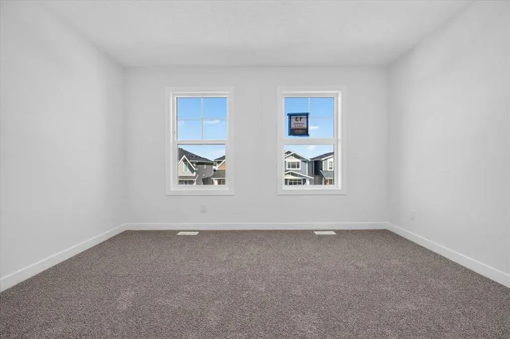 13 Emberside Grove