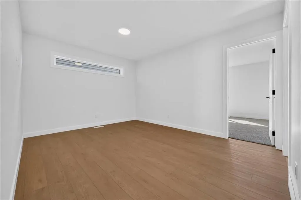 13 Emberside Grove