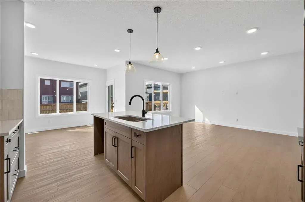 13 Emberside Grove