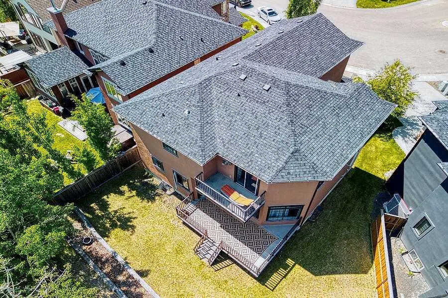 16 Rockcliff Point NW