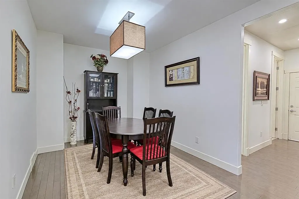 16 Rockcliff Point NW