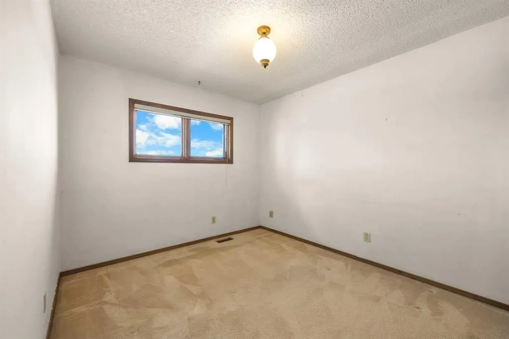 195 Edgepark Boulevard NW