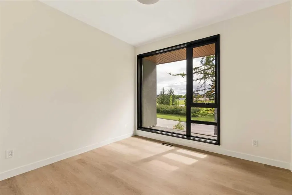 3C Willow Crescent SW