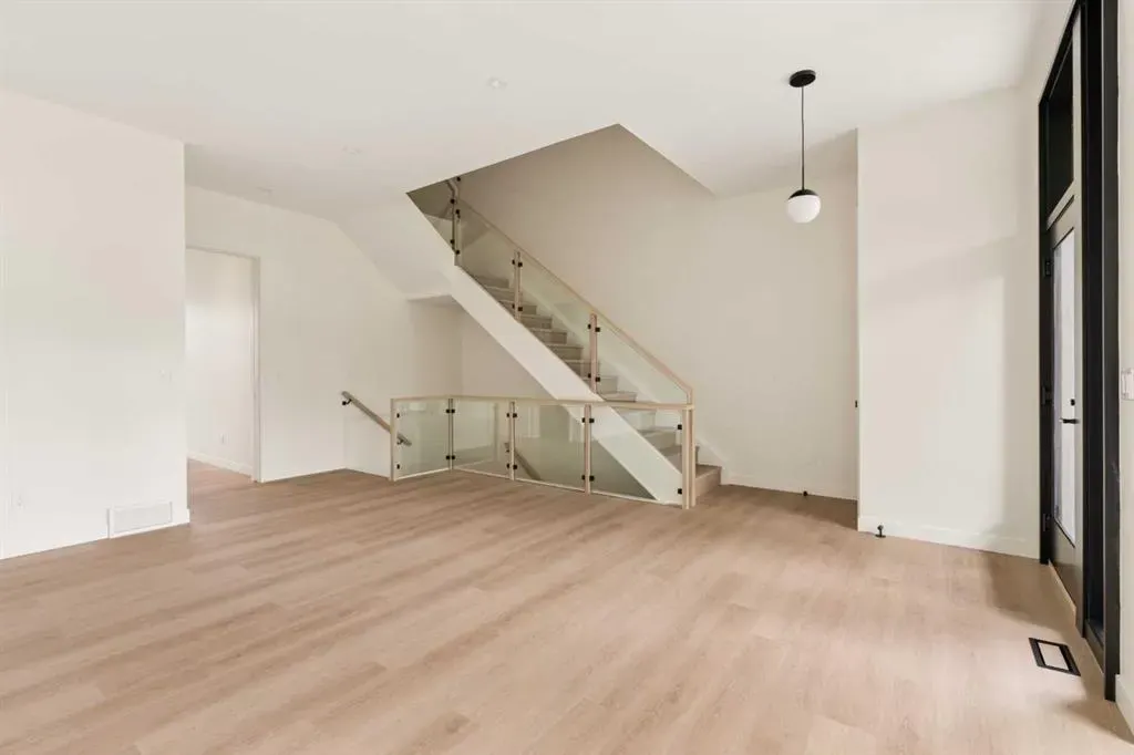 3C Willow Crescent SW