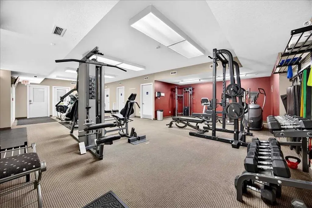 30 Royal Oak Plaza NW #218