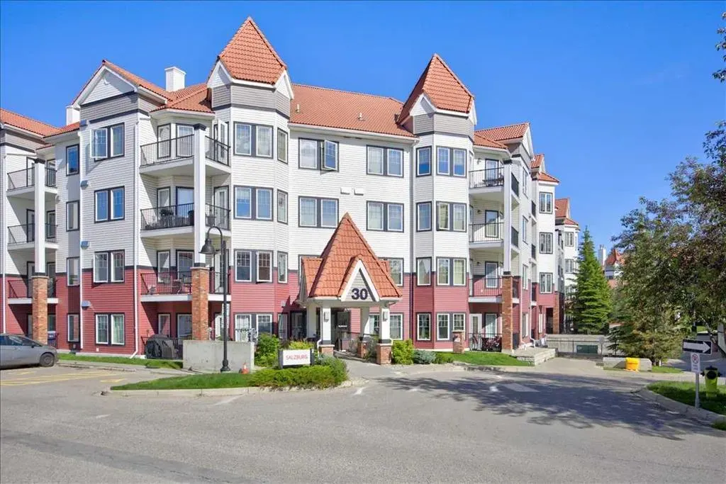 30 Royal Oak Plaza NW #218
