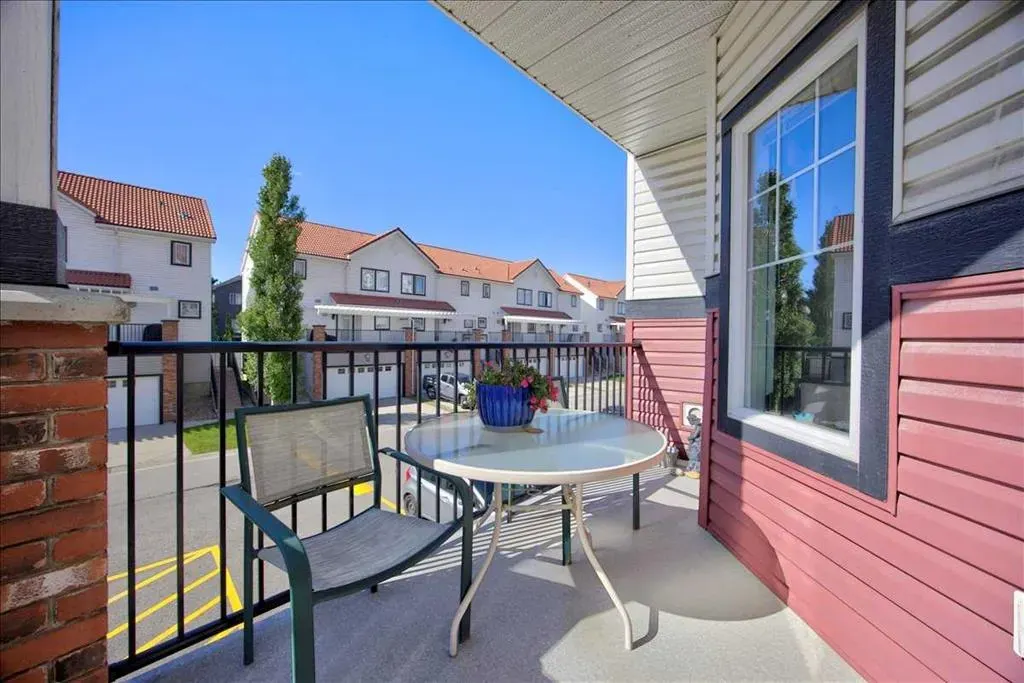 30 Royal Oak Plaza NW #218