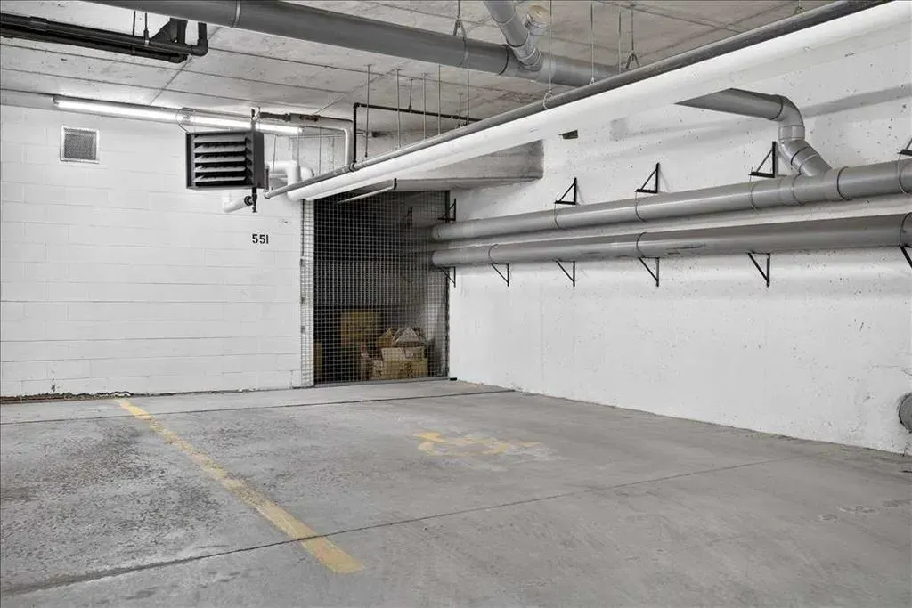 30 Royal Oak Plaza NW #218