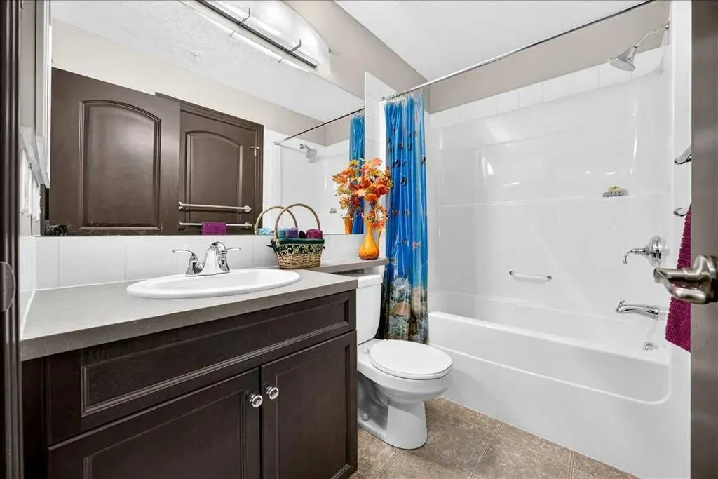 30 Royal Oak Plaza NW #218