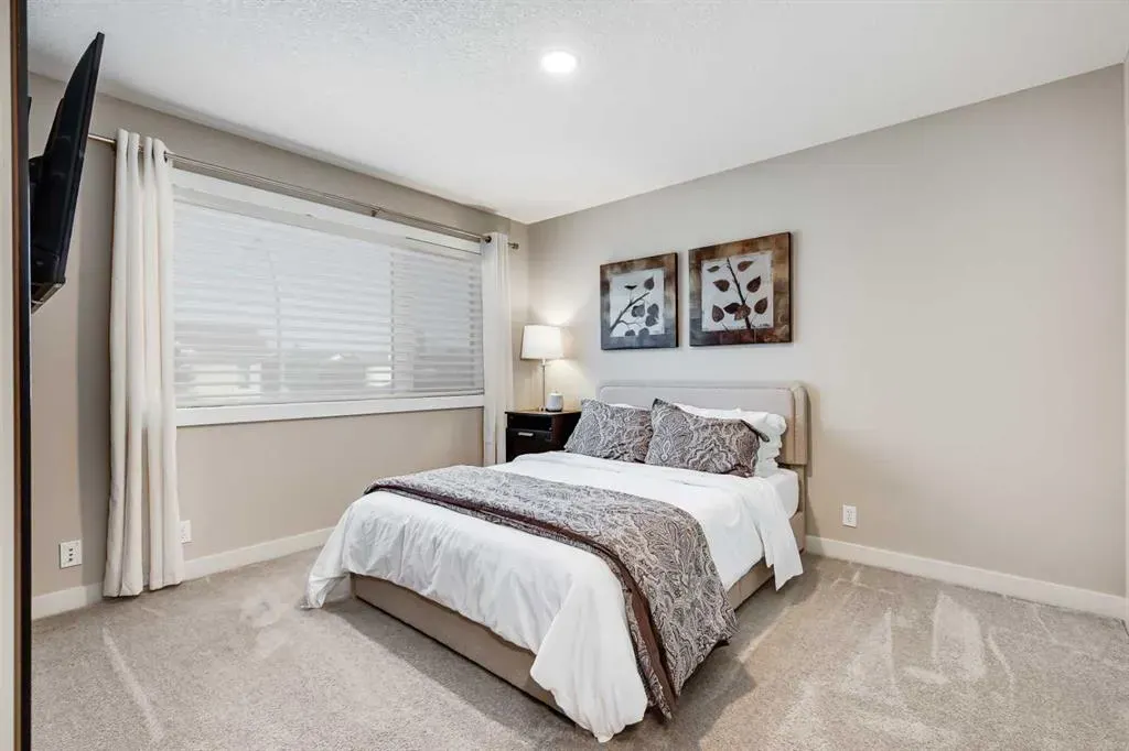170 Tuscany Ravine Close NW