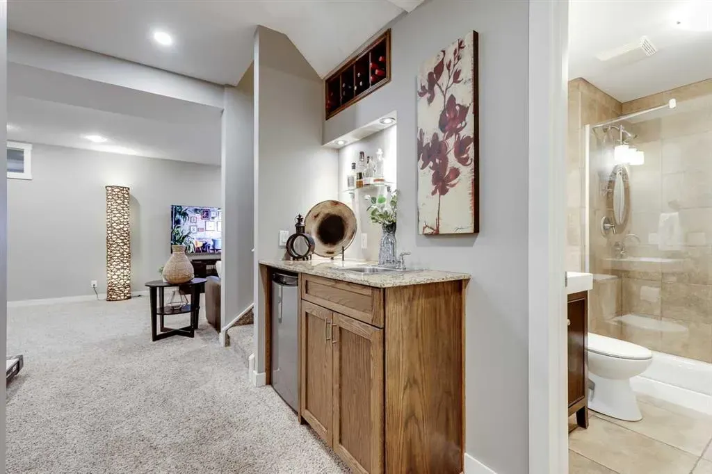 170 Tuscany Ravine Close NW