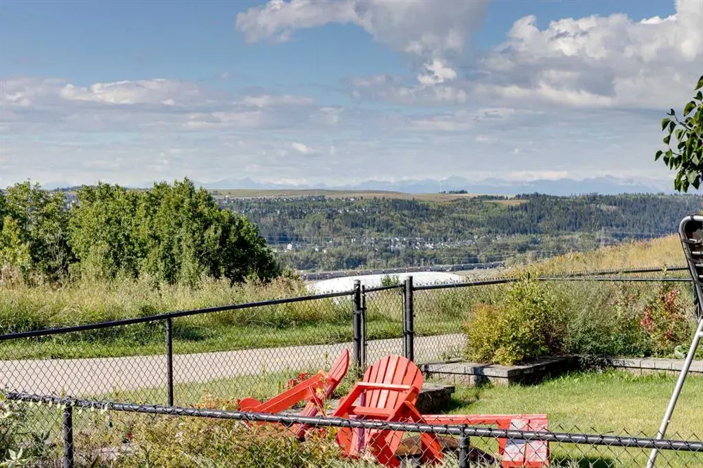 170 Tuscany Ravine Close NW
