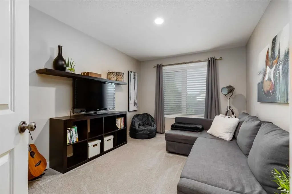 170 Tuscany Ravine Close NW