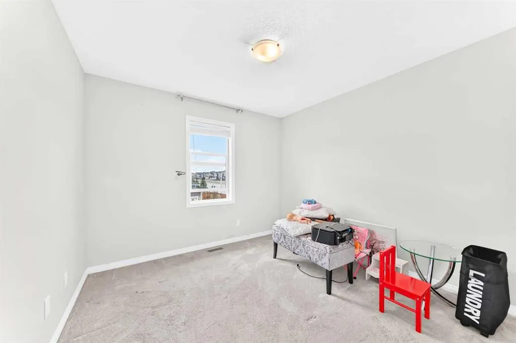 156 South Point Court SW