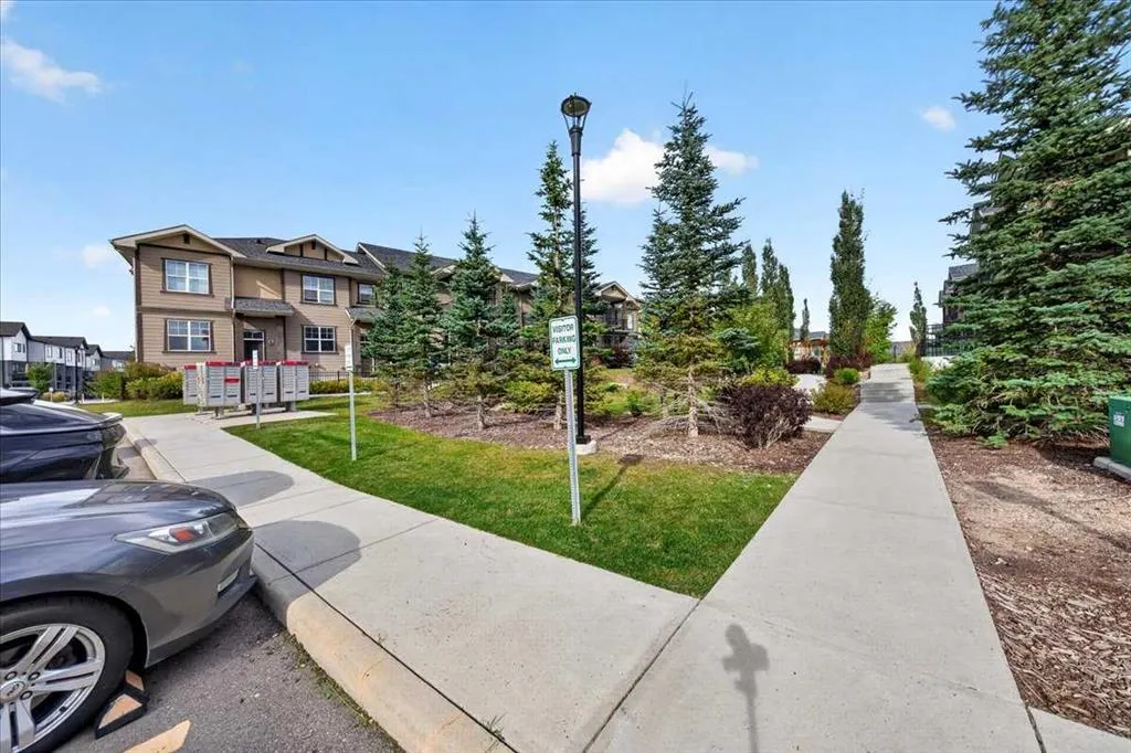 171 Evanscrest Gardens NW