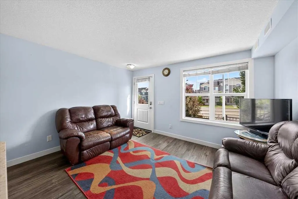 171 Evanscrest Gardens NW