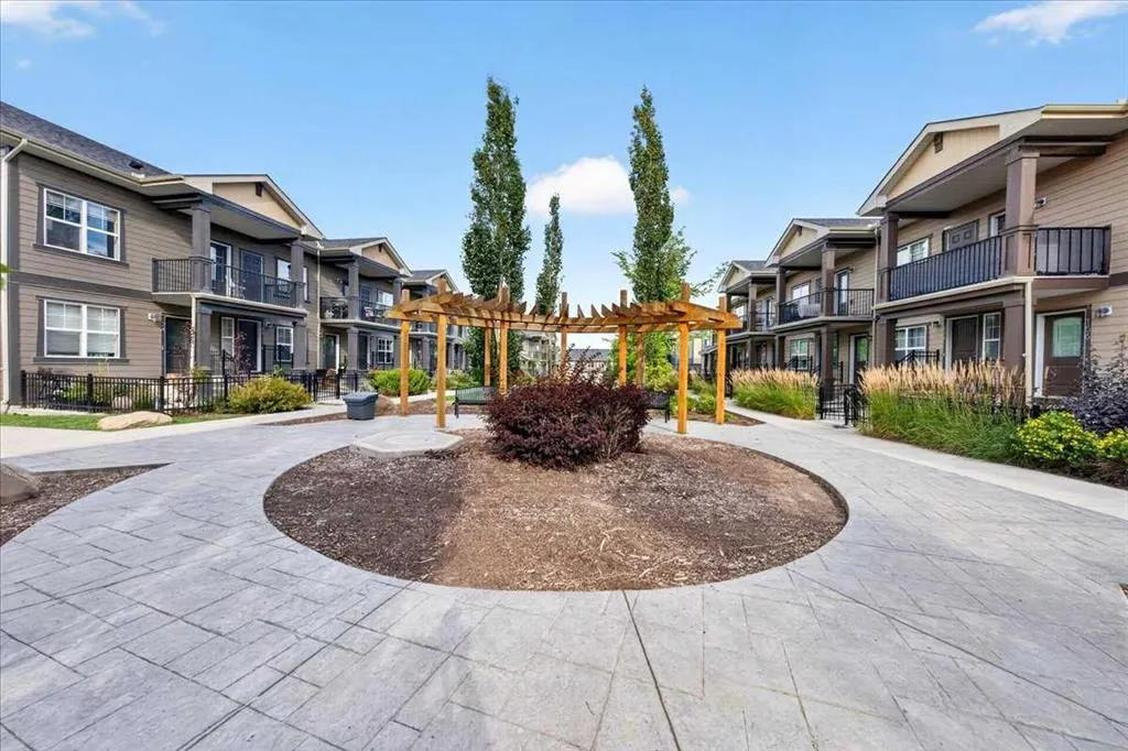 171 Evanscrest Gardens NW