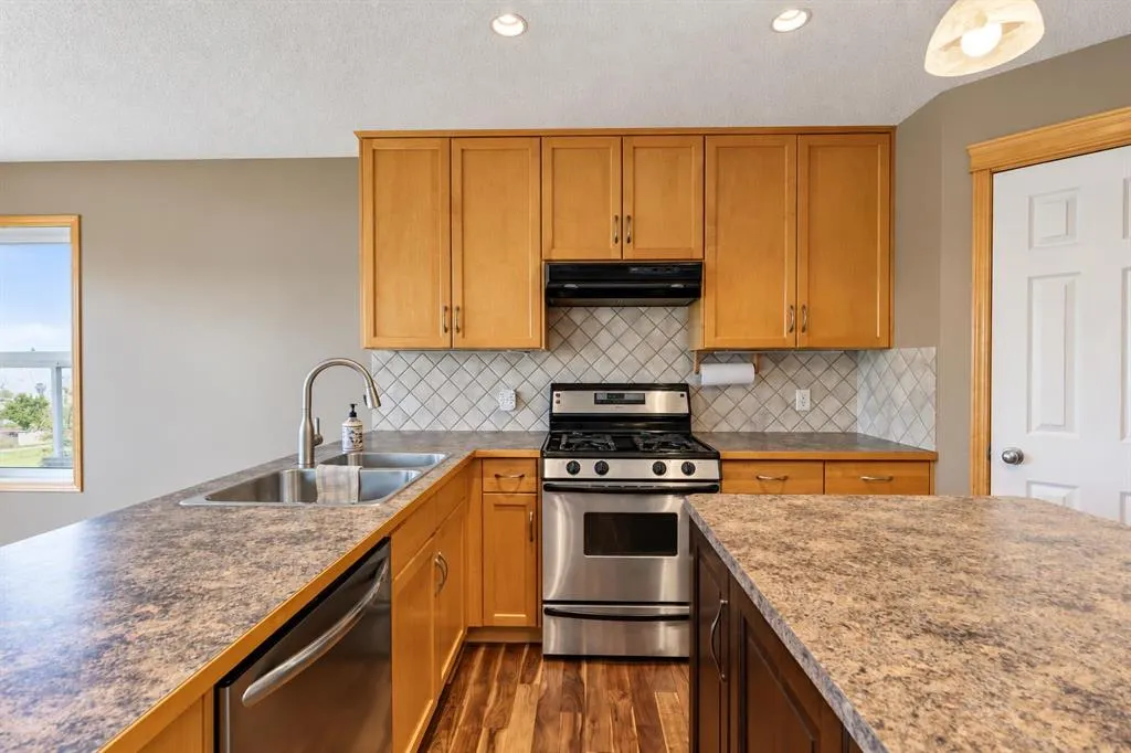 93 Tuscany Meadows Common NW