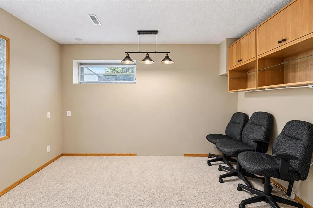 93 Tuscany Meadows Common NW