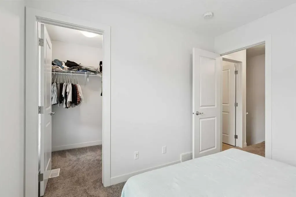 11 Evanscrest Mews NW #108