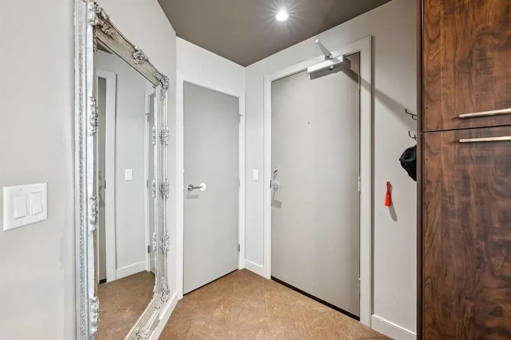 220 12 Avenue SE #1105