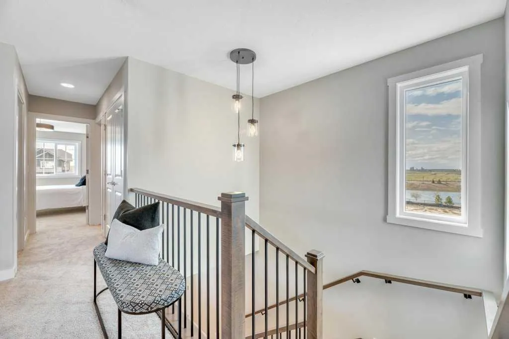 212 Edgefield Bay