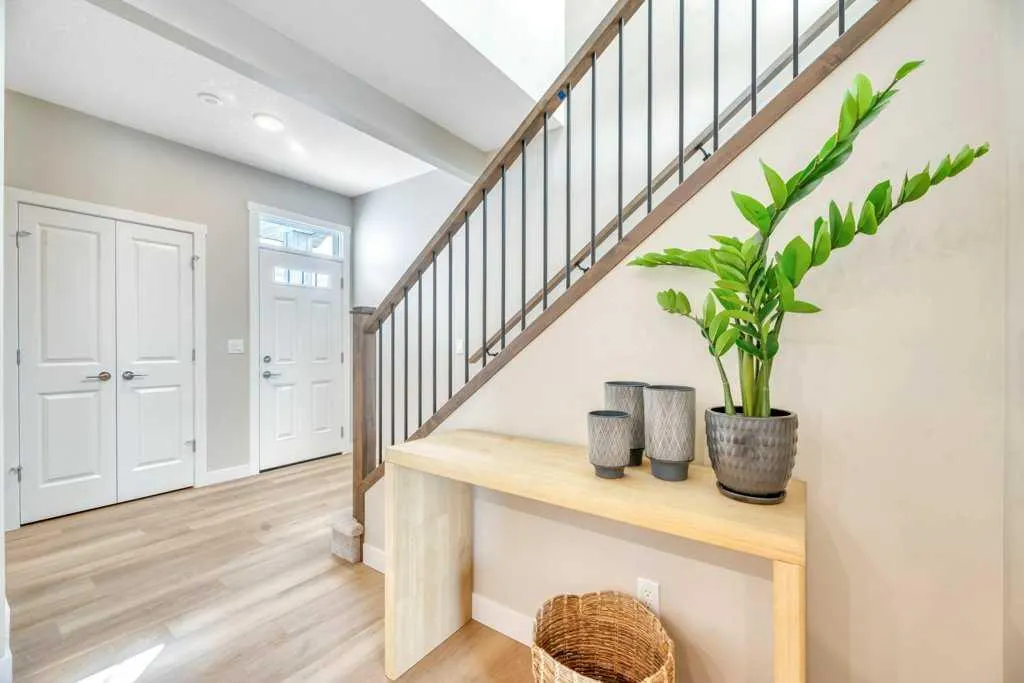 212 Edgefield Bay