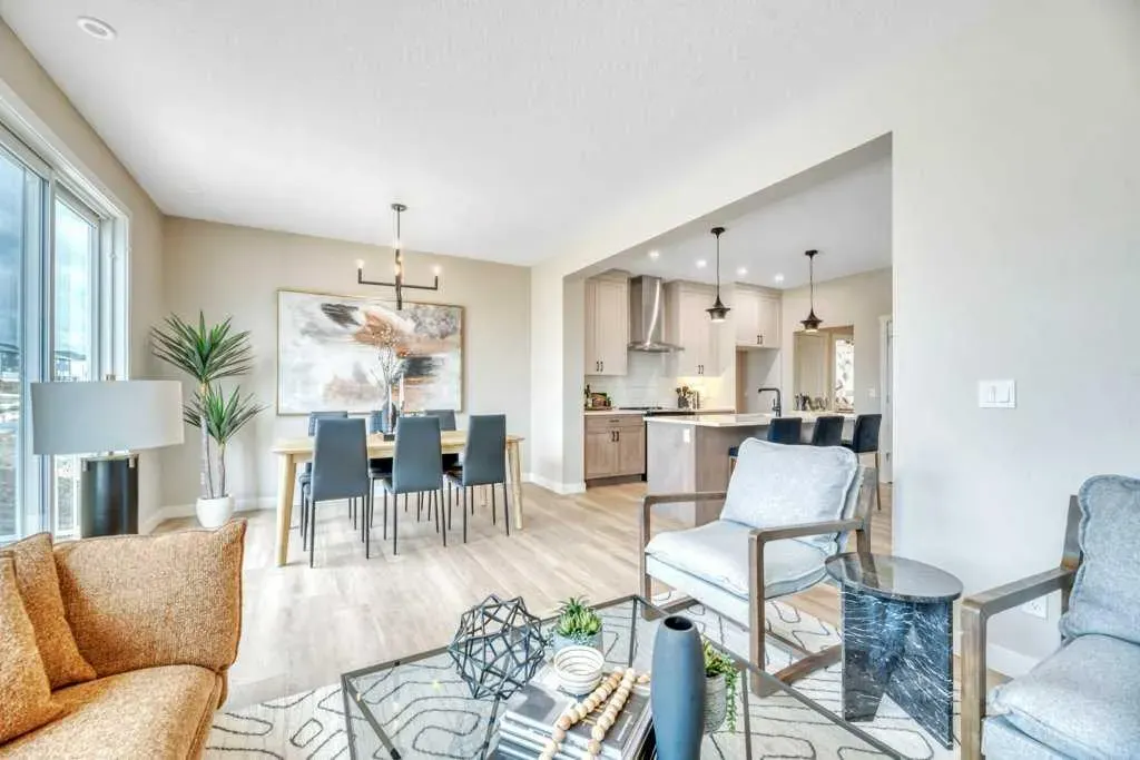 212 Edgefield Bay