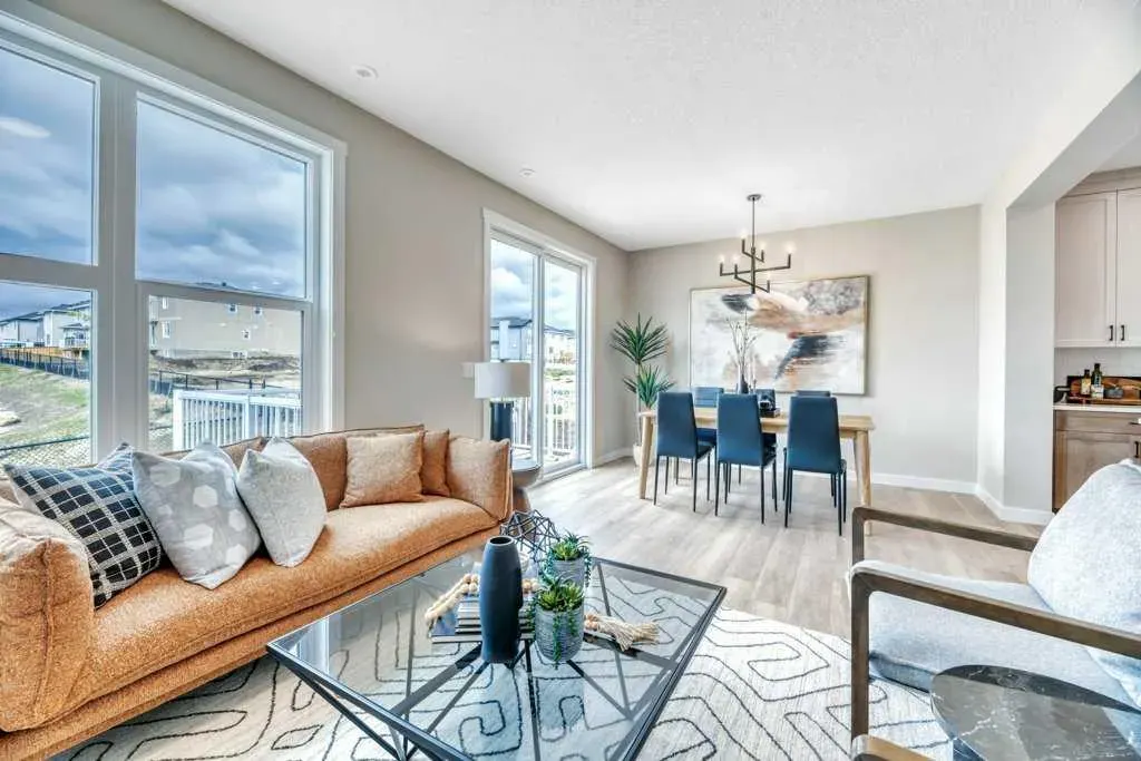 212 Edgefield Bay