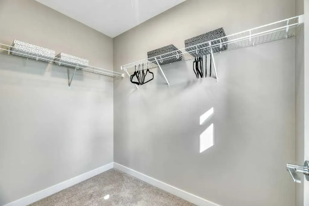 212 Edgefield Bay