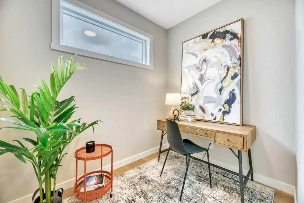 212 Edgefield Bay