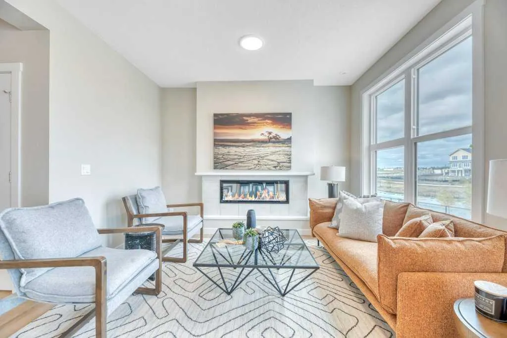 212 Edgefield Bay