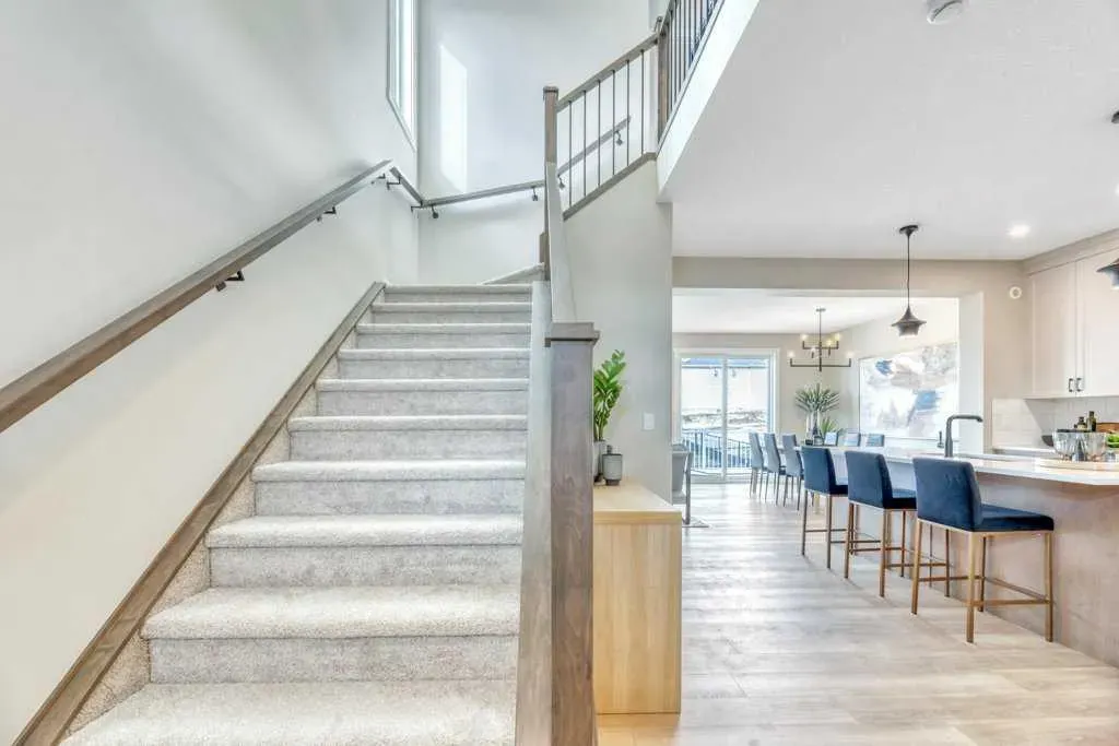212 Edgefield Bay