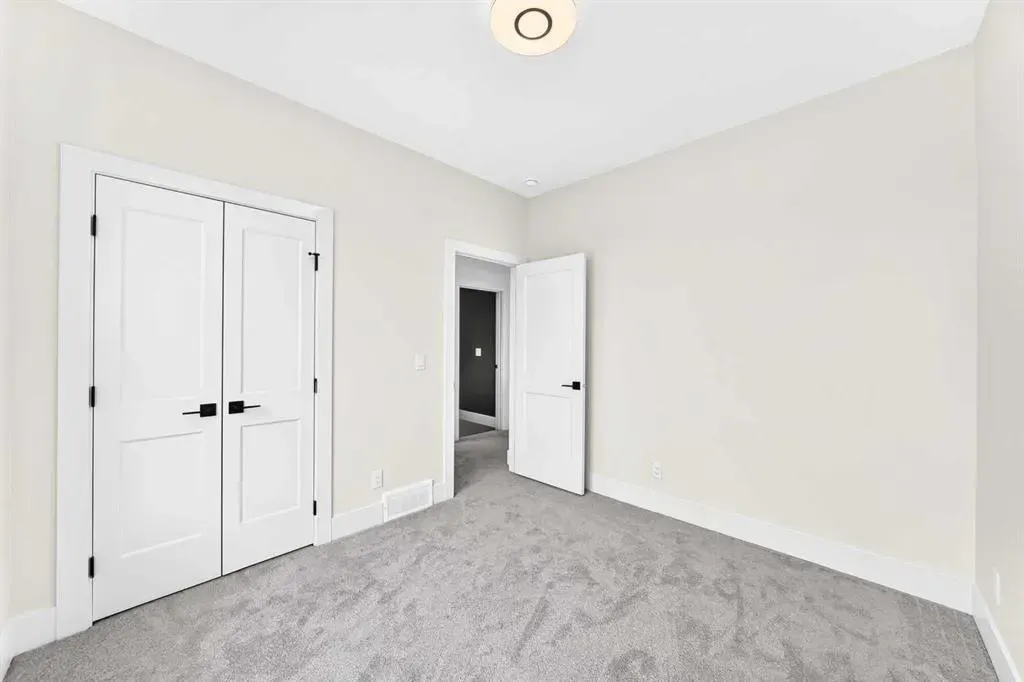 20 Lakewood Way