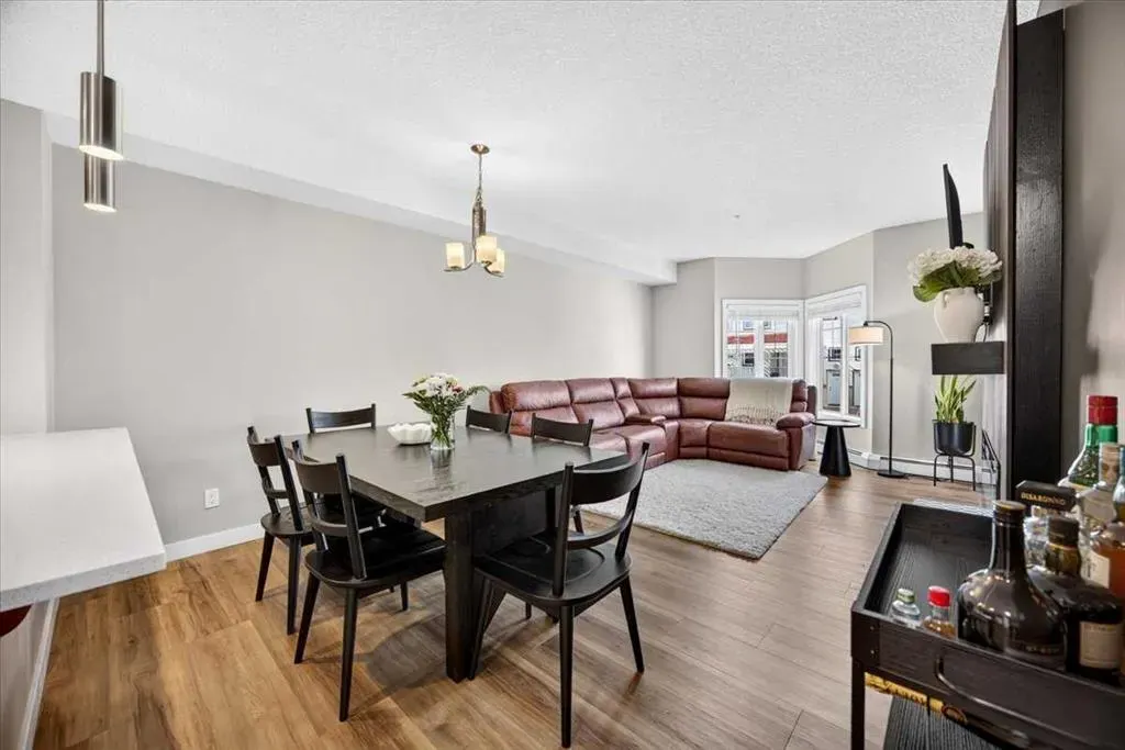 20 Royal Oak Plaza NW #226