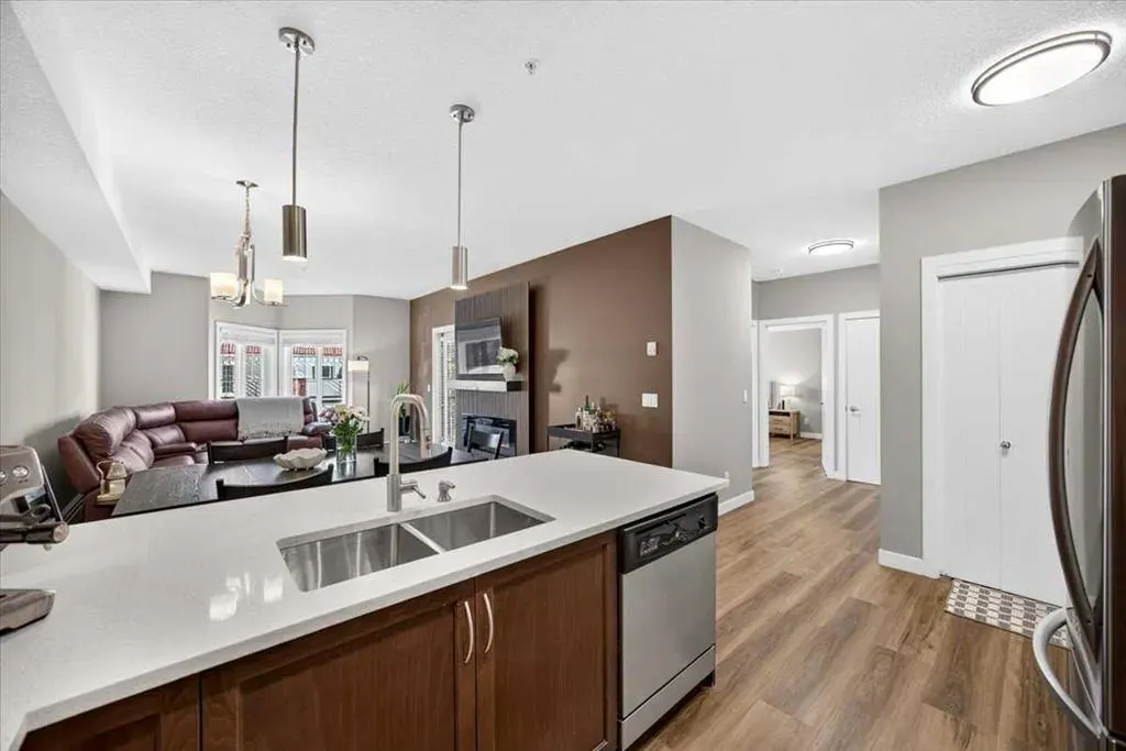 20 Royal Oak Plaza NW #226