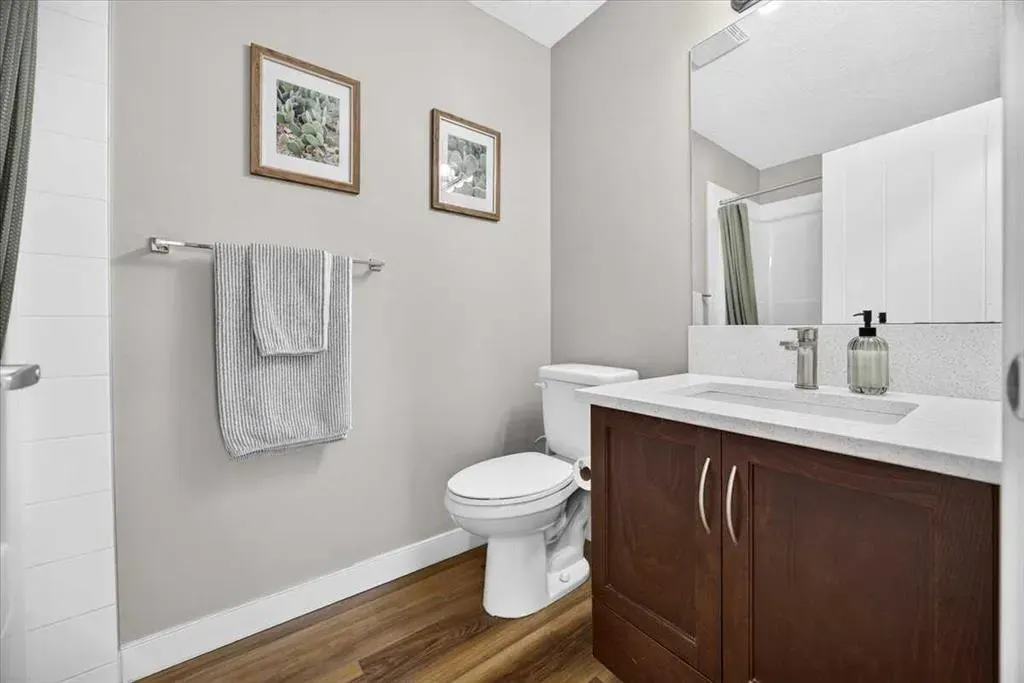 20 Royal Oak Plaza NW #226