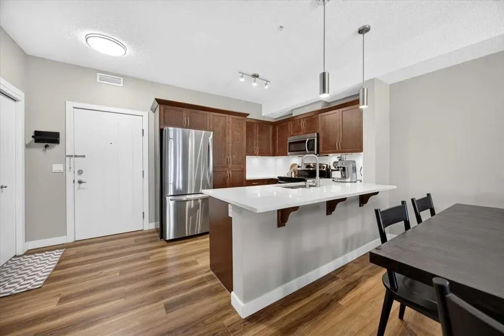 20 Royal Oak Plaza NW #226