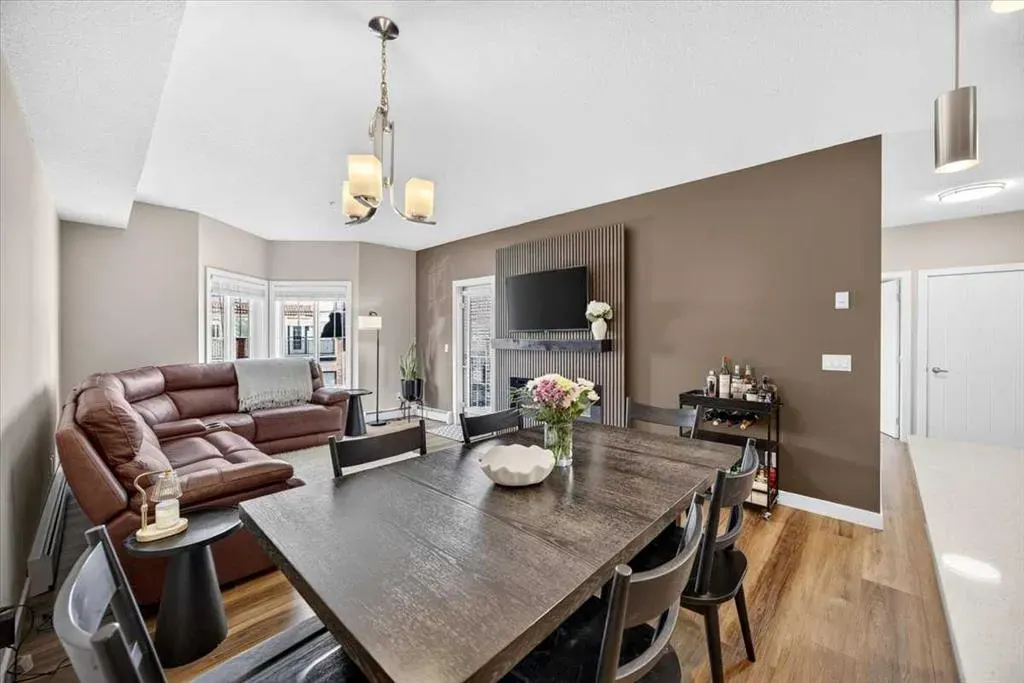20 Royal Oak Plaza NW #226